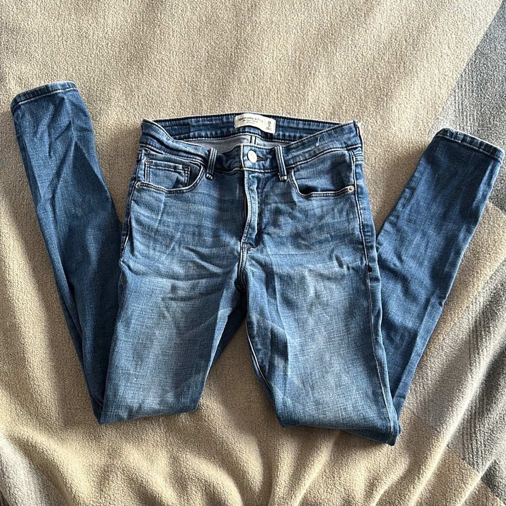Abercrombie & Fitch Mid Rise Skinny Jeans